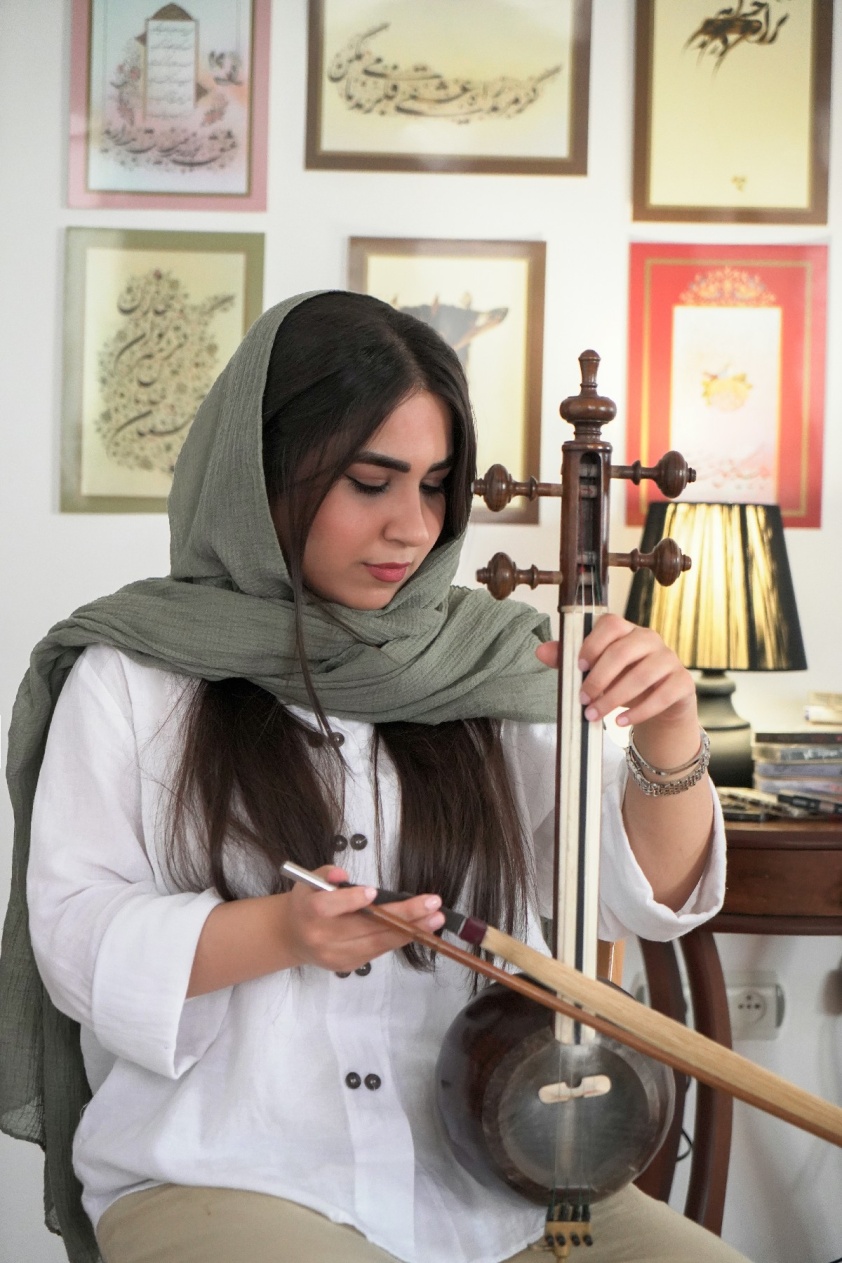 سحر علی گل زاده